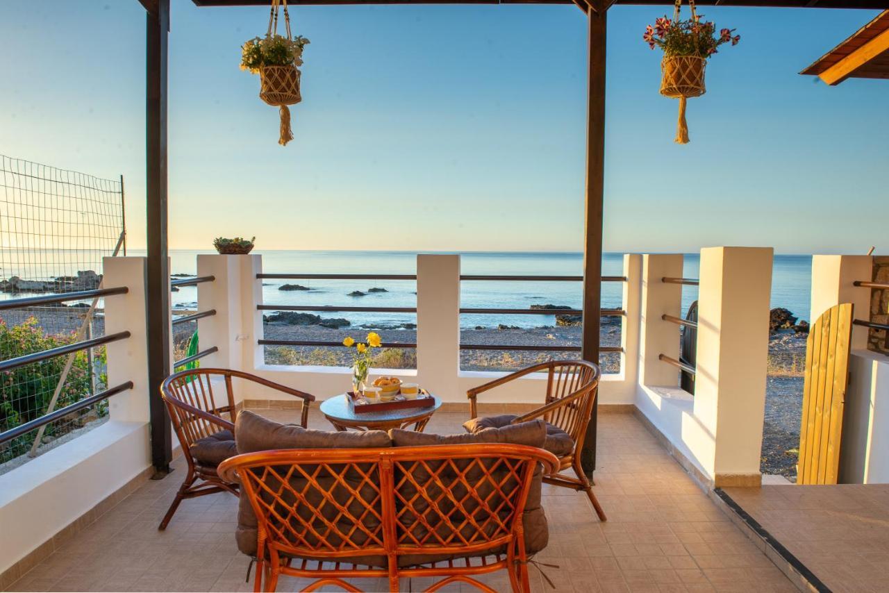 Tsampika'S Beachfront House In Stegna Arhángelosz Kültér fotó