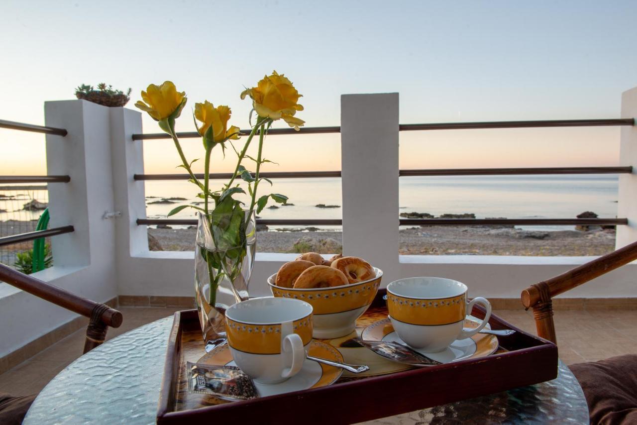 Tsampika'S Beachfront House In Stegna Arhángelosz Kültér fotó